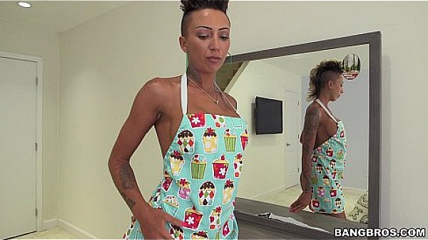 POV Blowjob with Bella Bellz