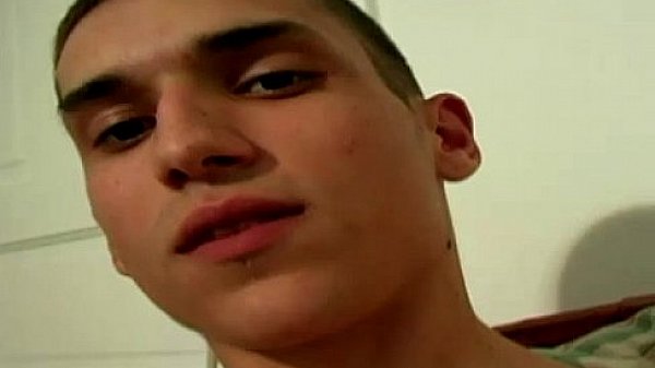 Cute Bret Lawson Shows His Nice Cock