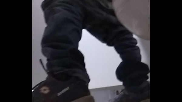 Spy on guy in toilet  