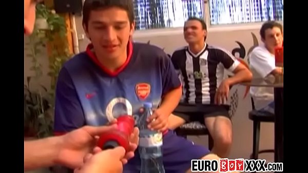 Euro twinks spray jizz in banging orgy