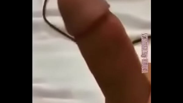 Drake Bell desnudo masturbandosee