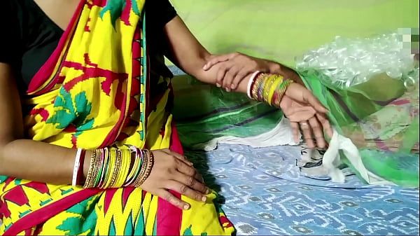 ससुर ने लंड दिखाते हुए मालिश करते हुए हॉट बहू को चोदा  