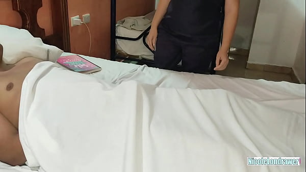 Enfermera le gusta follar con uno de sus pacientes / CAP 1