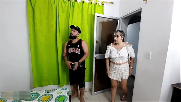 La puta de mi madrastra contrata a una mujer para arreglar nuestra casa y la convenc&iacute; que me hiciera un trabajo sexual extra - Porno en Espa&ntilde;ol