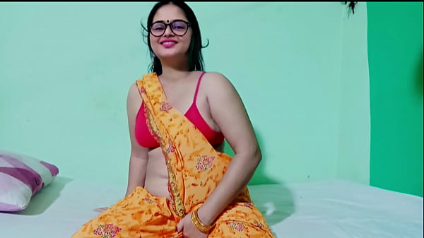 देवर ने भाभी को चूत खुजलाते हुए देखा तो पकड़ कर उसकी चुदाई कर दी