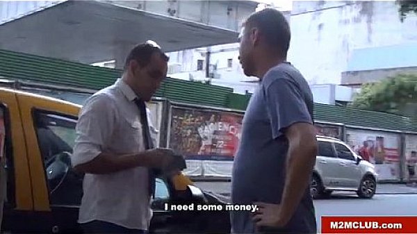 Machos heteros cogiendo putos