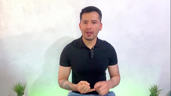 Militar maduro le ofrece su culo a jovencito twink vergond de 20cm  mientras esta a su cuidado 