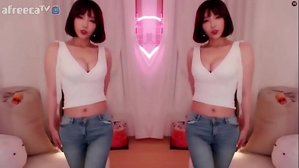 Korean girl dance sexy