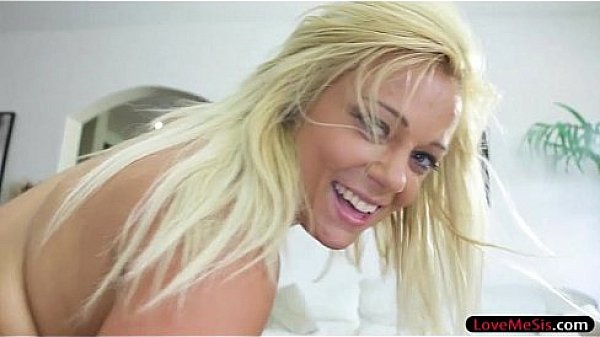 Stepsis blindfolded and fucked deeply in her sweet pussy