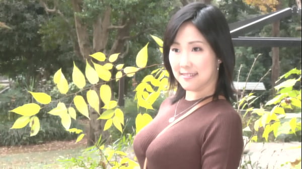 「二人目を妊娠してからめっきり減ってしまって&hellip;。」やわらかそうなおっぱいが目を引く新井ゆうさん34歳。会社員の旦那様と二人の娘さんの四人家族。減ってしまったという夫婦の営みは回復するどころかマイナス成長を続けていて最近は二ヵ月に一度あれば良い方だという新井家。近所のスーパーでレジ打ちのパートをしているゆうさんはそんな物足りない日々を悶々と過ごしていたが店長と浮気を経験。