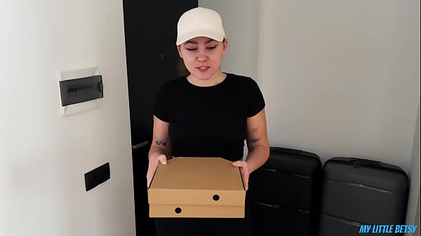 Young Beauty Courier Left Her Client Without Cum - Drank It All!