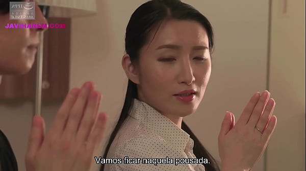 Milf safada n&atilde;o se aguenta pros dois novinhos - LEGENDADO