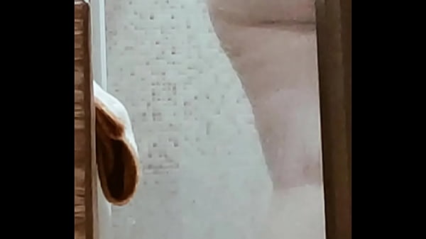 Gravou a irm&atilde; gostosa no banho