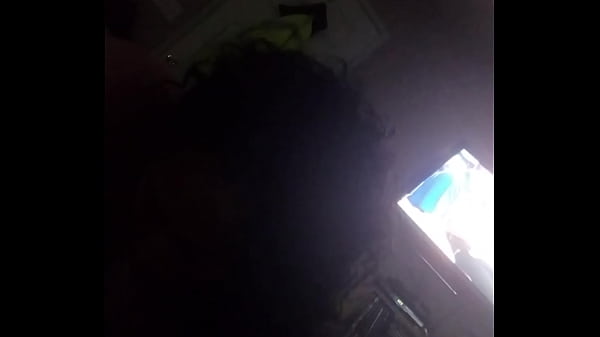 Edna se pega tremenda mamada a su amante mientras su esposo trabaja