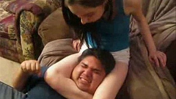 Lil Loca scissorholds festival