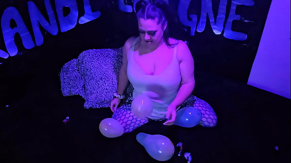 Cute Milf Kandi Laigne Balloon Popping Fetish sfw