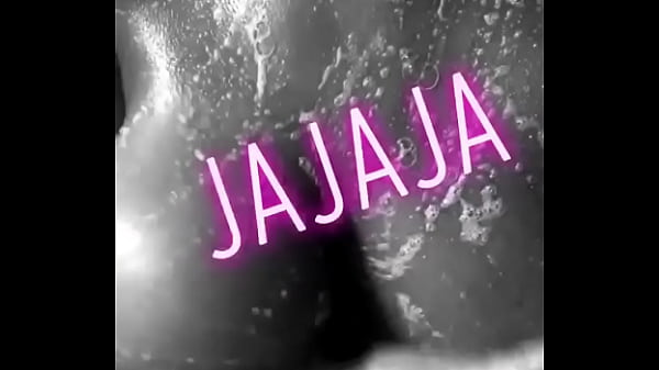 Amateur cam girl in bath huge tits