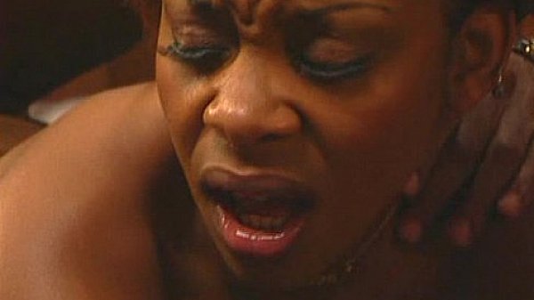 Metro - European Union - scene 2 - extract 1