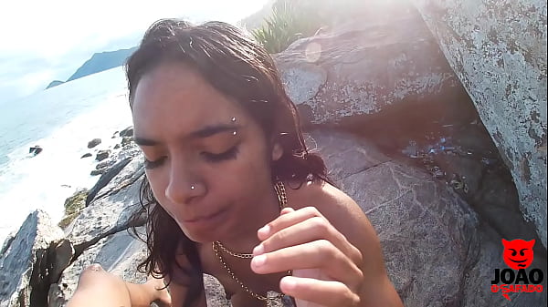 jovens magrinhos fudendo na praia de nudismo 