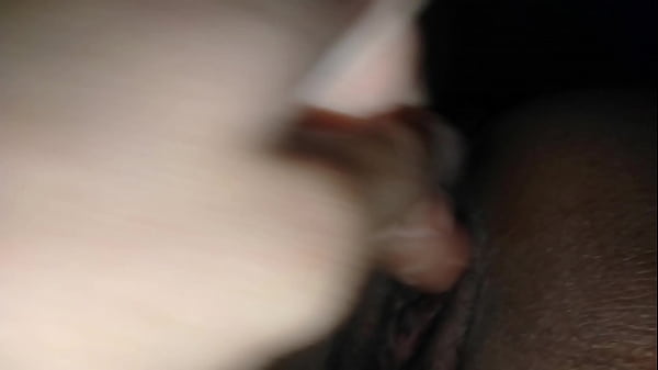 ยัดควยเข้ารูหีตามด้วยควยปลอมและดิวโด้จนแตดเกือบฉีก