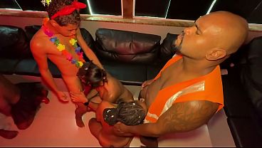 Putaria na festinha de carnaval .  