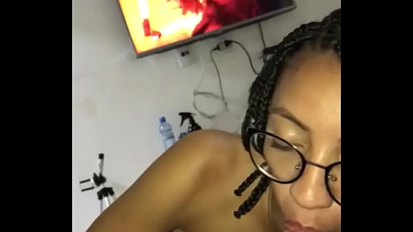 Chupando o boy tatuado 