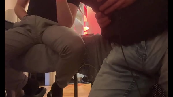 2 amateur flatmates wetting their pants on cam for a follower