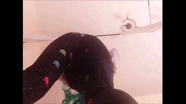 white soft lil feet all to adore....lick em and adore em...mmm