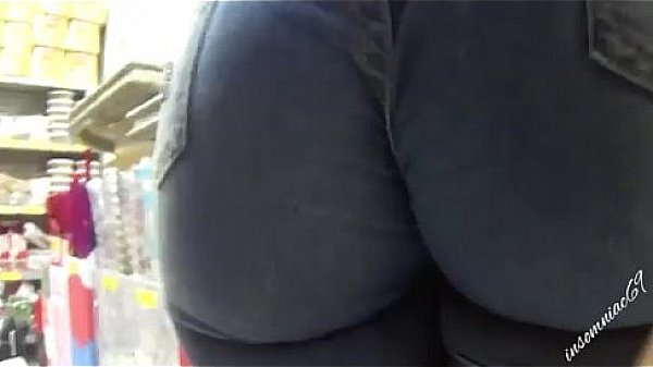 Latina w/Sexy TIGHT Jeans on