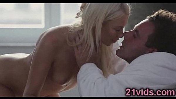 Blonde hottie Lindsey Olsen passion