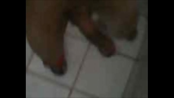 Balan&ccedil;ando o Pau Dur&atilde;o no Banho