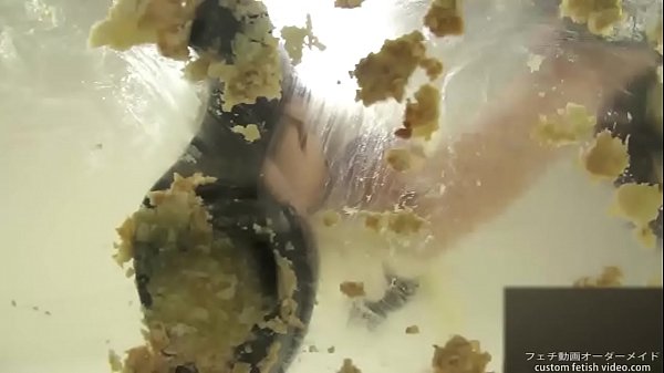 Crush the donut with pumps