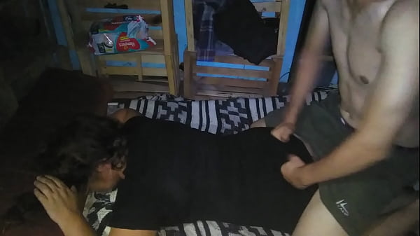 A mi sexy vecina con vestido le hago unos buenos masajitos  