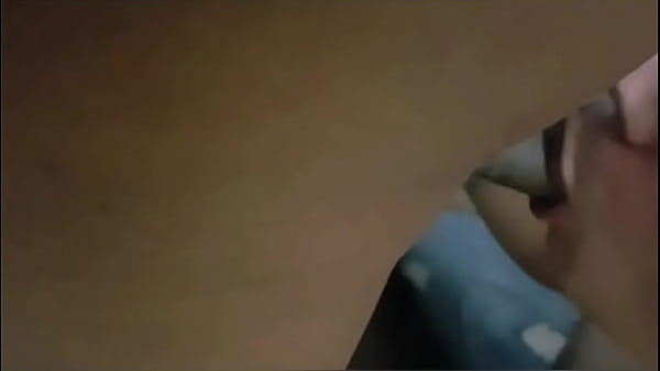 Mamando por primera vez 