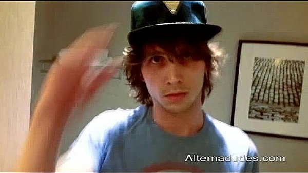 scruffy skater beats off  