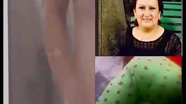 Espiando a mi t&iacute;a en la ducha antes de ir al trabajo