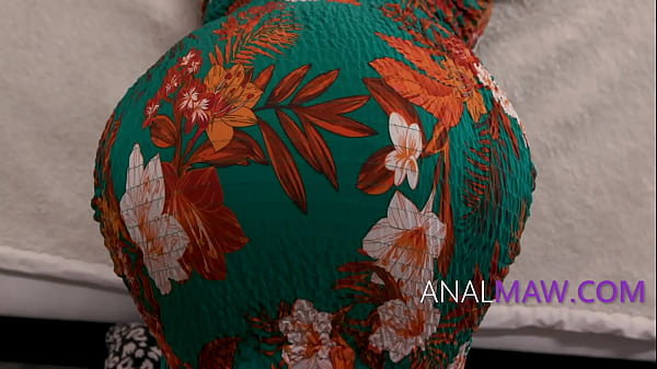 Anal With My Slim Thick Stepmom