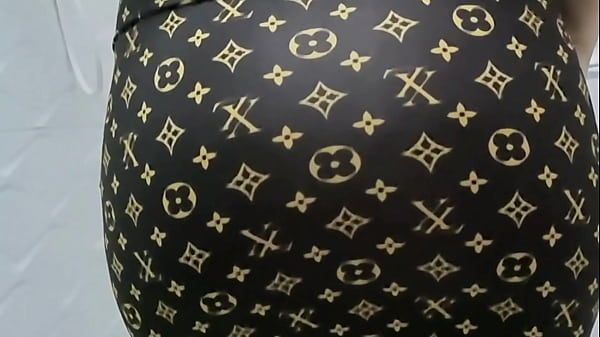 mi esposa meando dos veces 