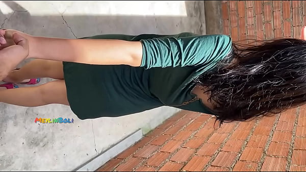 CASERO BONITA VECINITA EN VESTIDO CORTO ES FOLLADA POR SU AMANTE PERUANITA INFIEL CHIBOLA BONITA HACE EL AMOR EN SU TERRAZA