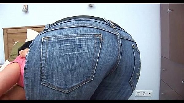 Vigorous pecker riding from babe