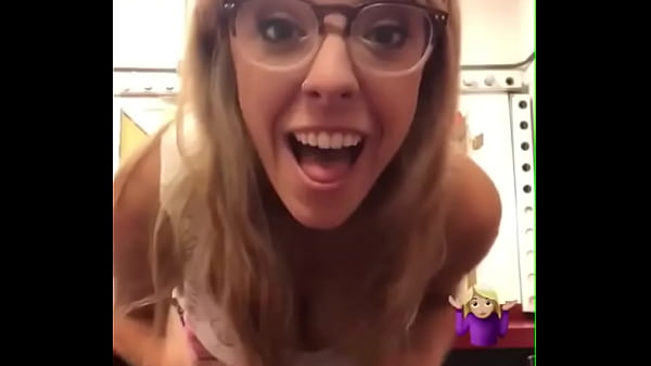 Nati Jota bailando sexy