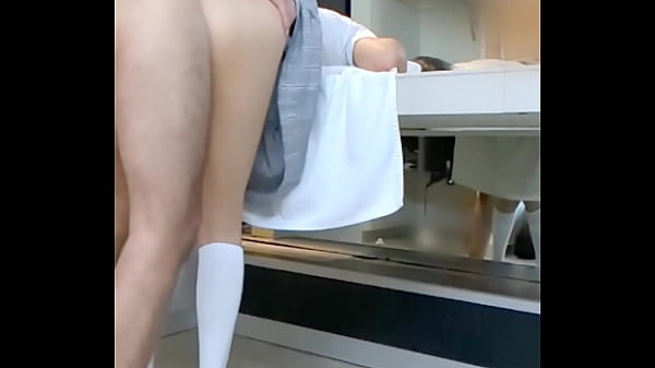 COLEGIALA PUTA SE SALTA LAS CLASES PARA COGER!!! Se escapa del colegio con el mejor amigo de su novio!! LA PENETRAN CON LAS PIERNAS ABIERTAS!!! y la ponen BIEN EMPINADA 