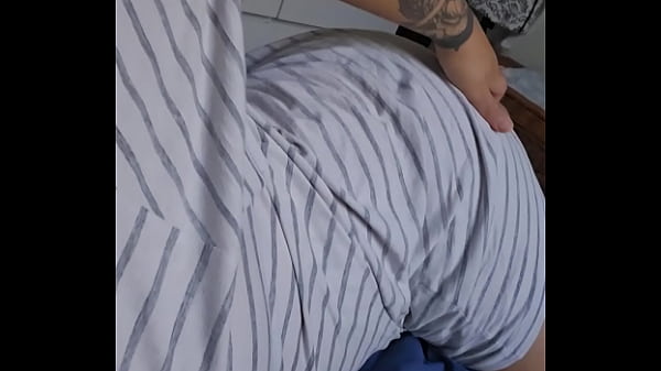 Actuellement en train de t'attendre sur mon lit... Tu attends quoi pour te ...  