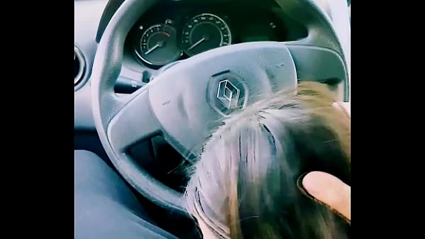 Puta del trabajo me la chupa a cambio de llevarla a su casa