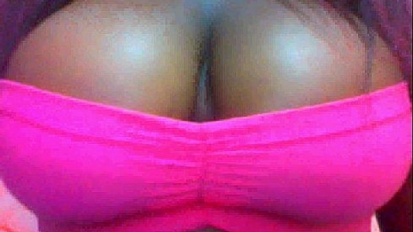 Ebony show BIg tits and big pussy in Webcam