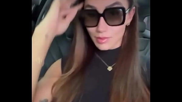 Boa tarde, hoje to me sentindo ainda mais linda  Instagram: agathaliraofficiall 