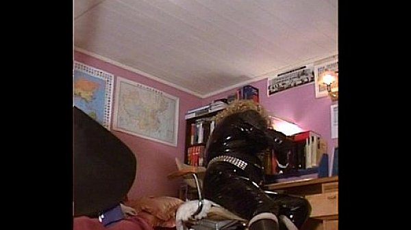 Roxina2004RubberHornyInNewSuit050704XXL.MPG