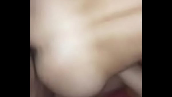 Estralando a bunda do boiola