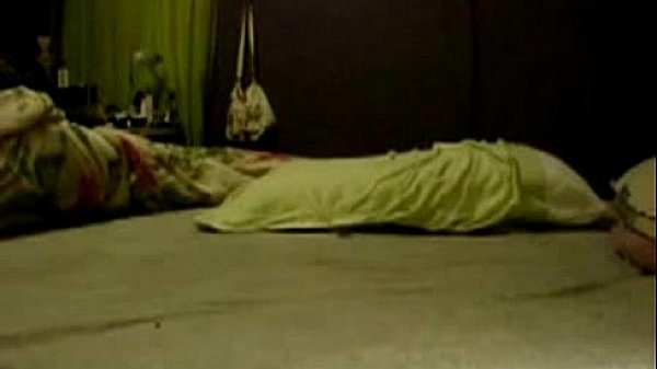 821712 indian babe with smooth pussy showing (new)