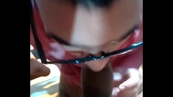 Nerd boqueteiro safado  